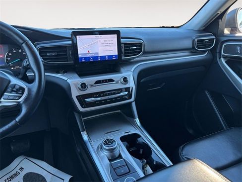 Used 2021 Ford Explorer XLT w/ Equipment Group 202A image 11