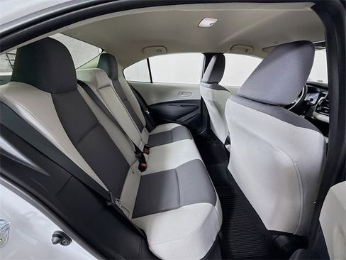 Certified 2025 Toyota Corolla LE image 28