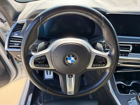 Used 2022 BMW X7 xDrive40i w/ M Sport Package image 15