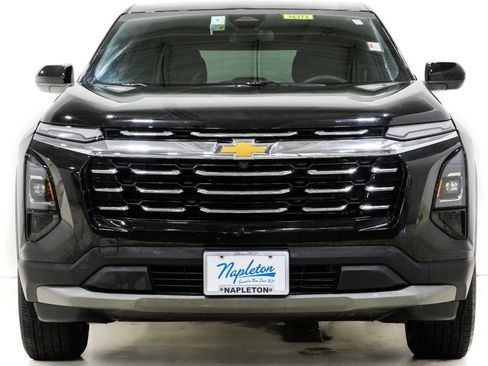 Used 2025 Chevrolet Equinox LT image 2