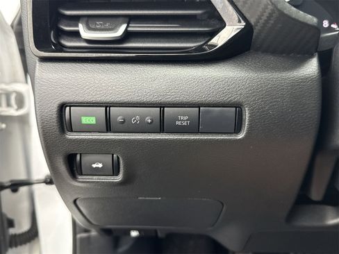 Used 2023 Nissan Sentra SV image 24