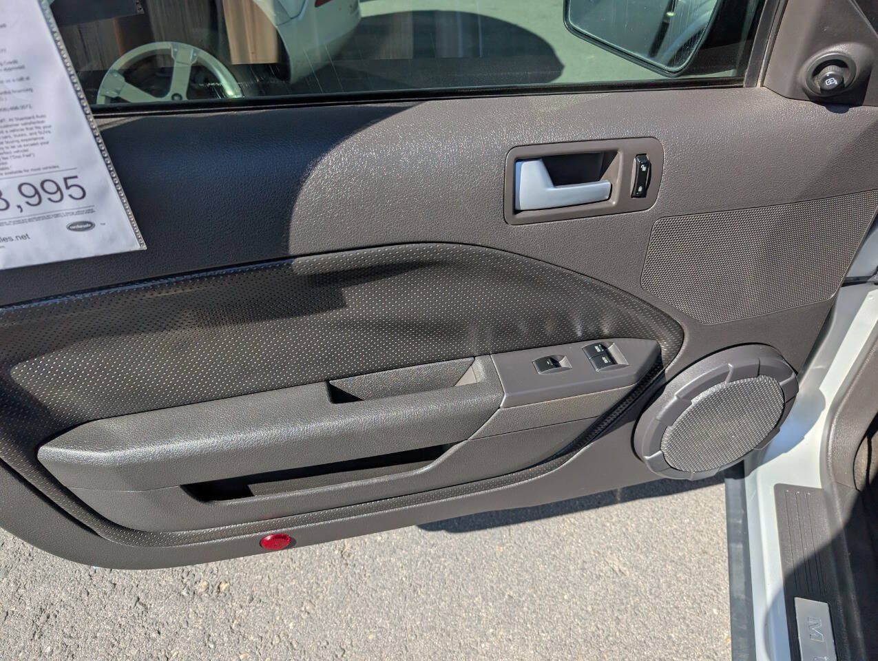 Used 2007 Ford Mustang Convertible RWD image 30