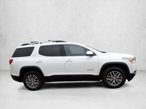 Used 2017 GMC Acadia SLE w/ Driver Alert Package I FWD image 5