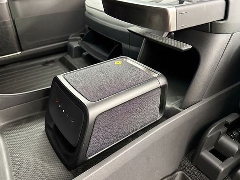 Used 2024 Rivian R1S Adventure image 6