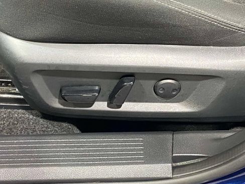 Used 2024 Nissan Rogue SV AWD/4WD image 18
