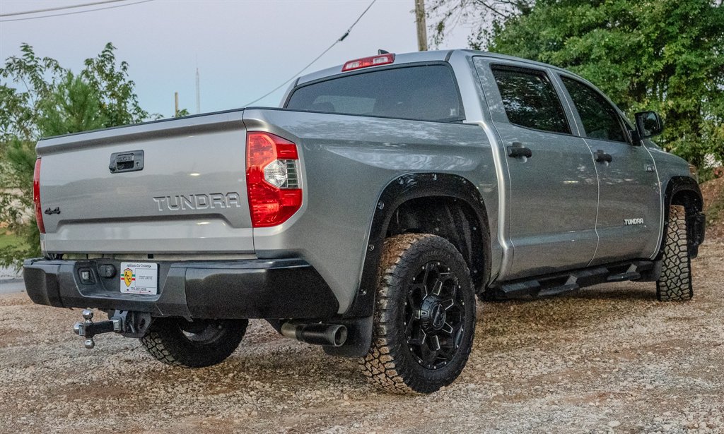 Used 2020 Toyota Tundra SR5 w/ SR5 Leather Package AWD/4WD image 5