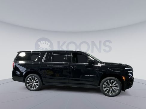 New 2026 Chevrolet Suburban High Country image 17