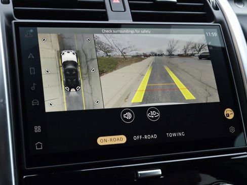 Used 2025 Land Rover Discovery Dynamic SE image 26