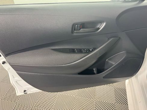 Used 2025 Toyota Corolla LE image 10