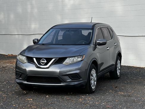 Used 2015 Nissan Rogue S image 4