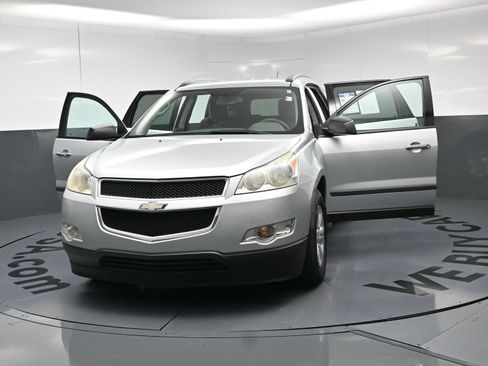 Used 2011 Chevrolet Traverse LS FWD image 22