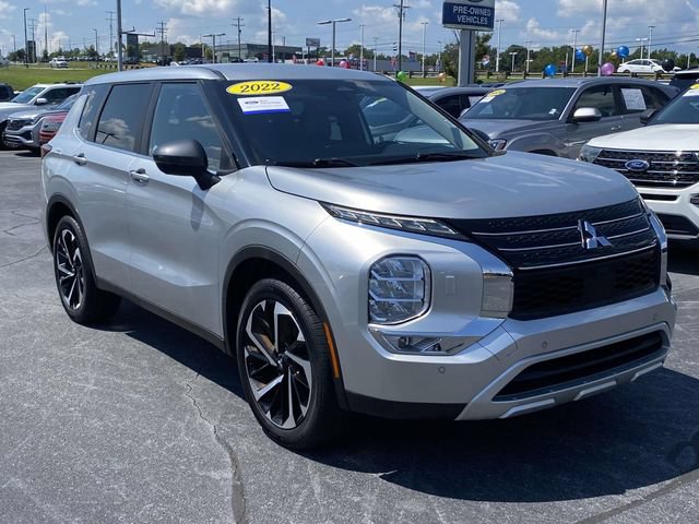 Used 2022 Mitsubishi Outlander SE AWD/4WD image 1