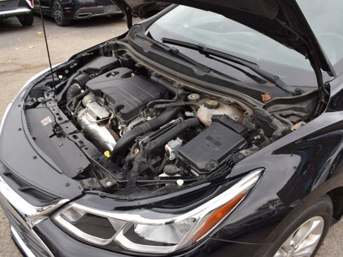 Used 2019 Chevrolet Cruze LT image 29