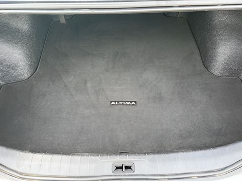 Used 2025 Nissan Altima 2.5 SV FWD image 7