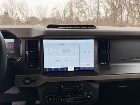 Used 2024 Ford Bronco Wildtrak image 38