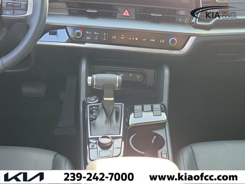 Certified 2025 Kia Sportage EX w/ Premium Package FWD image 19