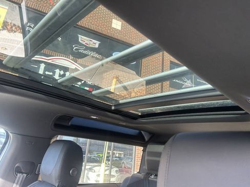 Used 2022 Land Rover Defender 90 X-Dynamic S image 26