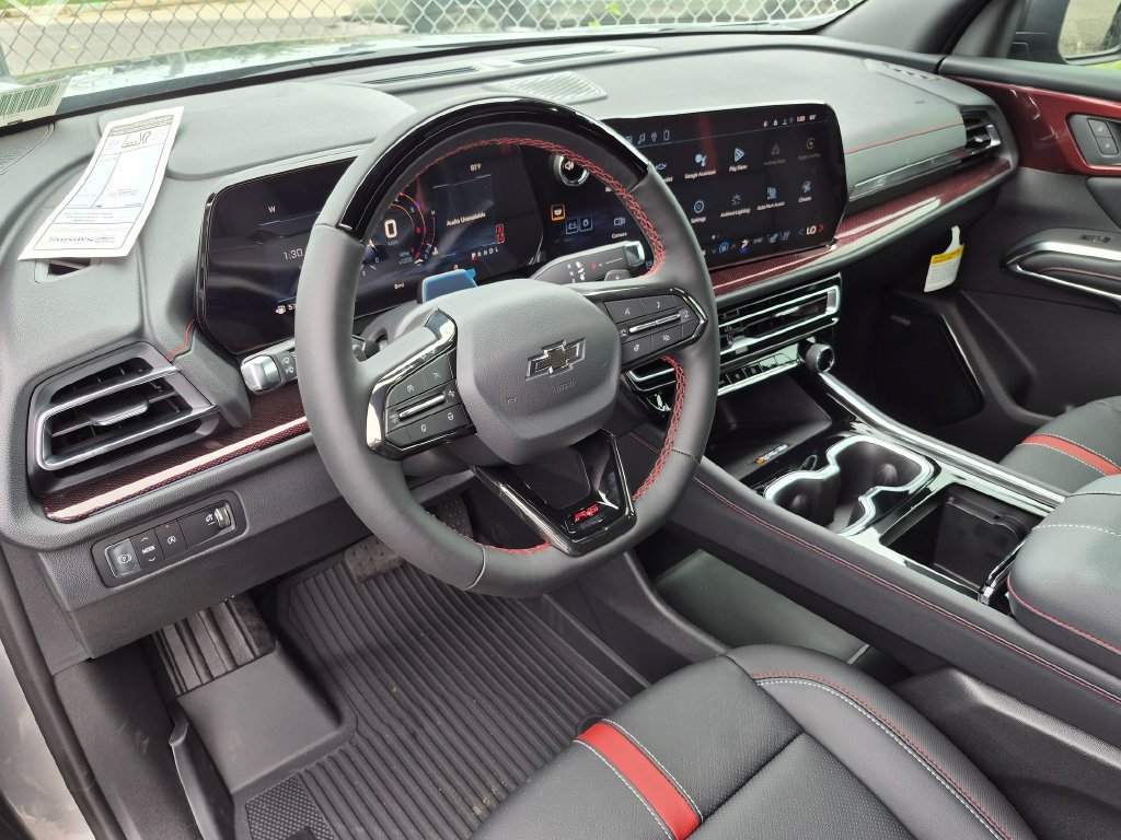New 2026 Chevrolet Traverse RS w/ LPO, Floor Liner Package FWD image 33