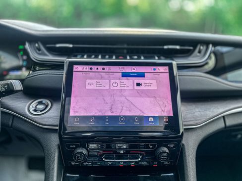 Used 2023 Jeep Grand Cherokee 4WD 4xe image 19