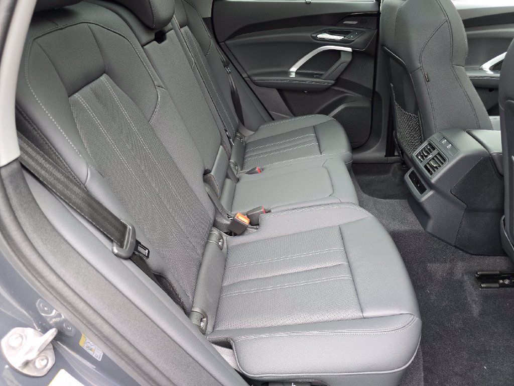 Certified 2025 Audi Q5 Premium Plus w/ Premium Plus AWD/4WD image 32