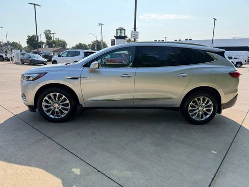 Used 2021 Buick Enclave Essence w/ Sound and Sites Package FWD image 8
