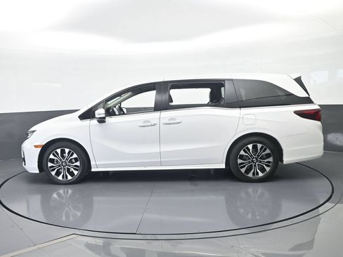 Used 2025 Honda Odyssey Elite image 3