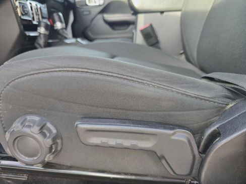 Used 2020 Jeep Gladiator Sport w/ Quick Order Package 24S image 12