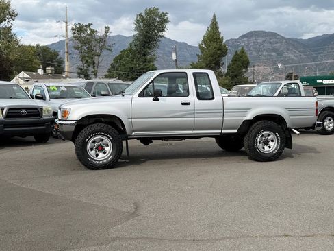 Used 1991 Toyota Pickup Deluxe AWD/4WD image 41