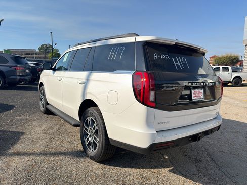 New 2026 Ford Expedition Active RWD image 7