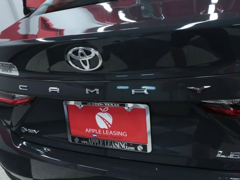 Used 2025 Toyota Camry LE w/ Convenience Package FWD image 27