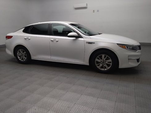 Used 2016 Kia Optima LX image 11