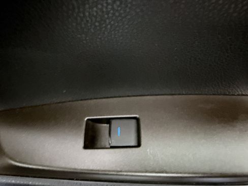 Used 2021 Toyota Camry SE image 30