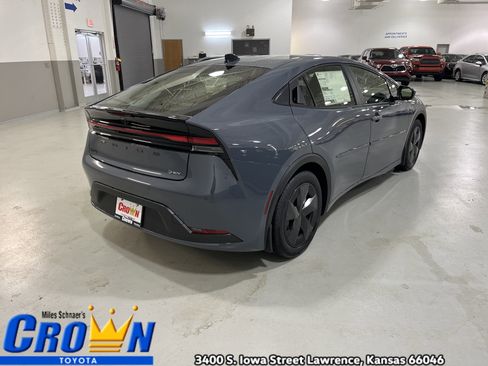 New 2026 Toyota Prius LE image 9