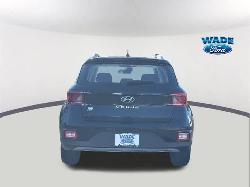 Used 2023 Hyundai Venue SEL image 6