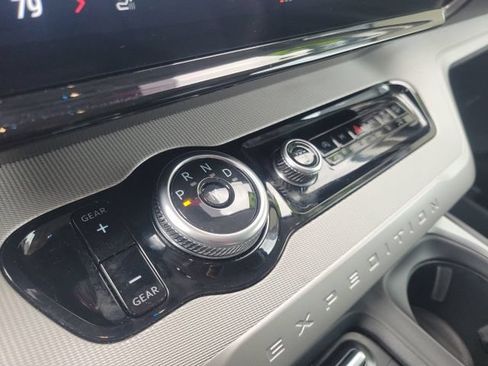 Used 2025 Ford Expedition Active AWD/4WD image 15