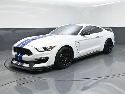 Used 2017 Ford Mustang Shelby GT350R w/ GT350R Equipment Group 920A RWD image 4