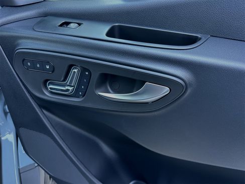 Used 2024 Mercedes-Benz Sprinter 2500 image 18