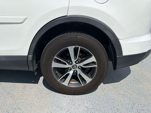 Used 2016 Toyota RAV4 XLE w/ Convenience Package FWD image 13