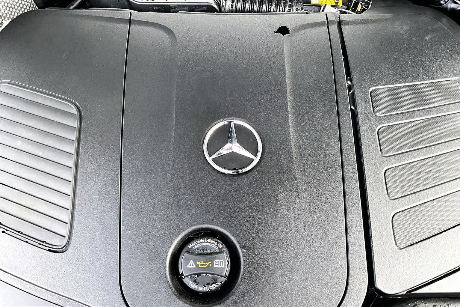 Used 2024 Mercedes-Benz GLC 300 4MATIC image 29