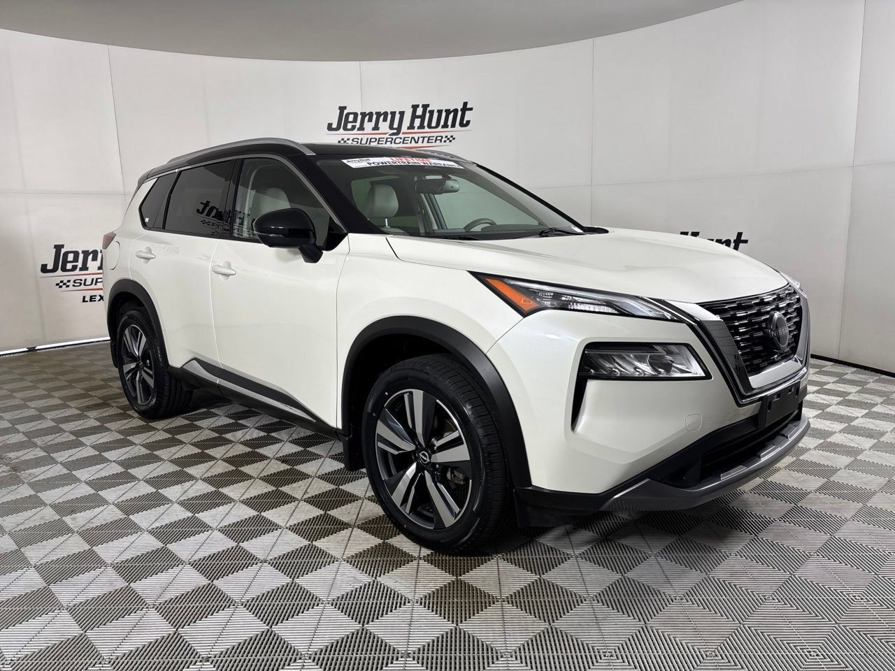 Used 2023 Nissan Rogue SL AWD/4WD image 3