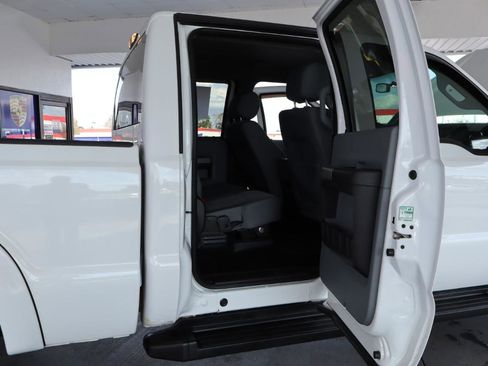 Used 2016 Ford F250 XLT w/ Snow Plow Prep Package image 33