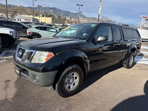 Used 2015 Nissan Frontier S image 2