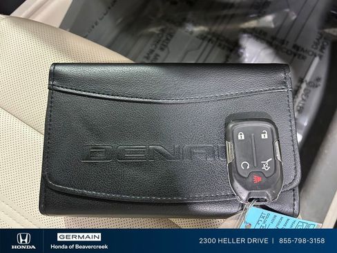 Used 2020 GMC Acadia Denali w/ Denali Ultimate Package image 32