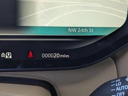 New 2025 Land Rover Range Rover SE image 10