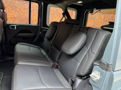 Used 2024 Jeep Wrangler Unlimited Sahara w/ Technology Group image 25