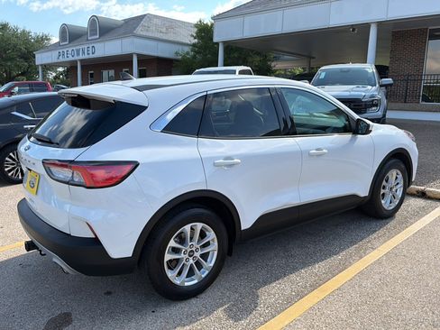 Used 2020 Ford Escape SE FWD image 9