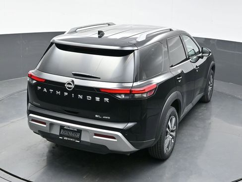 Used 2025 Nissan Pathfinder SL image 40
