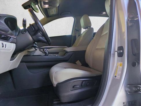 Used 2019 Cadillac XT4 Luxury w/ Cold Weather Package image 15