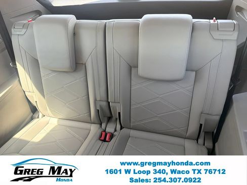 Used 2024 Volkswagen Atlas SE w/ Panoramic Sunroof Package FWD image 27