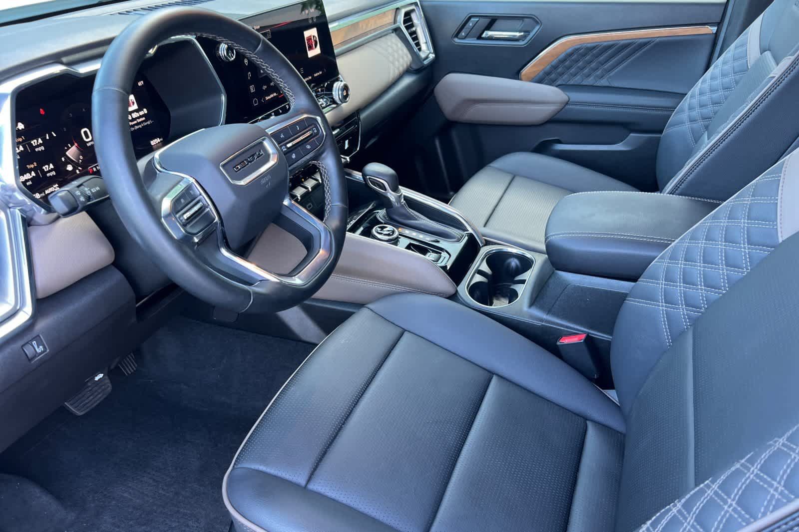Used 2024 GMC Canyon Denali AWD/4WD image 5